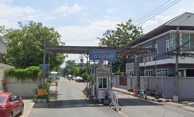 Saranrom Village