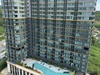 The Strand Indeed Condo Sriracha