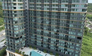 The Strand Indeed Condo Sriracha
