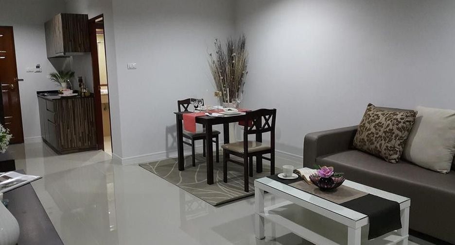 บ้านกลาง
