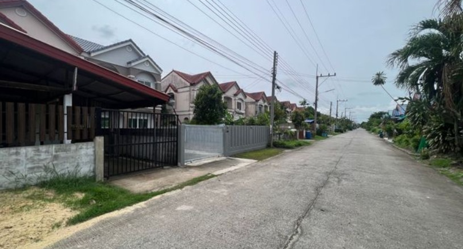 หมู่บ้านสวนแสนสุข