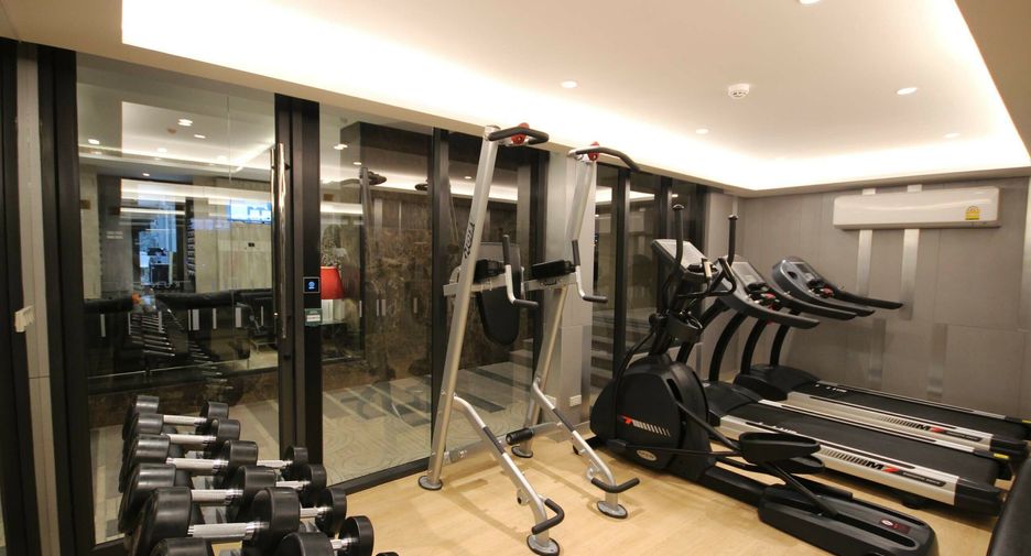 Runesu Thonglor 5