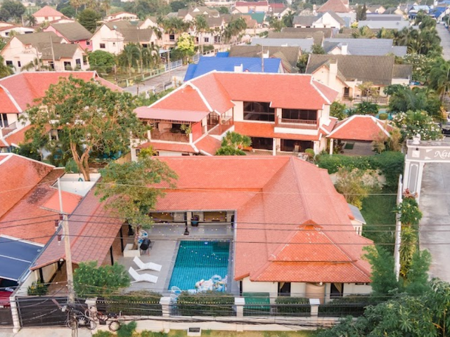 The Lakes Pool Villa