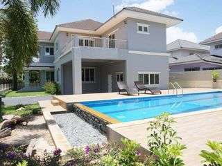 Thanaporn Lake Home