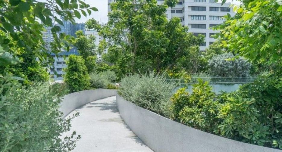 FYNN Asoke Sukhumvit 10