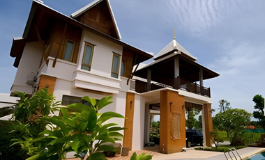 Beverly Thai Haus Poolvilla