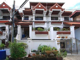 Royal Nakarin Villa