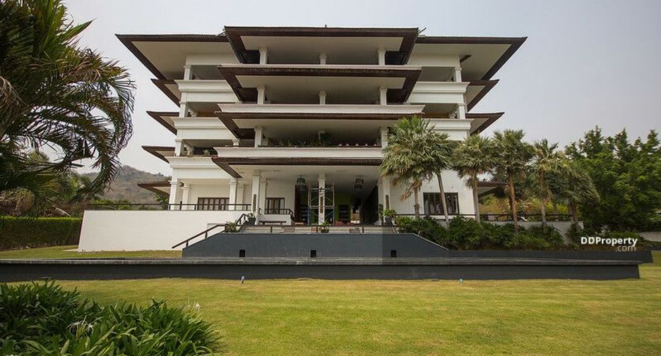 Hunsa Residence