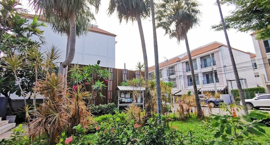 Casa en el Centro de la Ciudad, S St. Srinakarin
