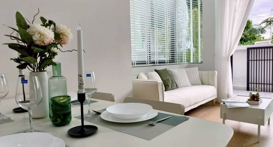 Modern Life Japane Phuket
