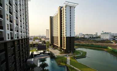 The Parkland Srinakarin Lakeside