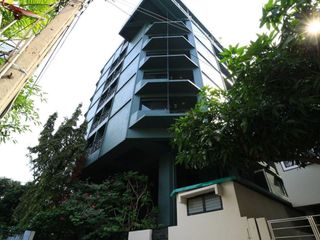 Aree Corner