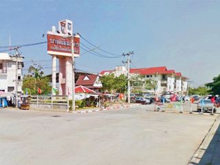 Baan Ua-Athorn San Phi Suea