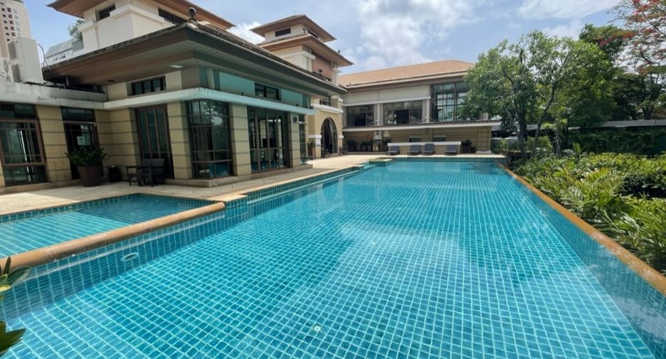 For sale そして for rent 5 Beds house in Watthana, Bangkok
