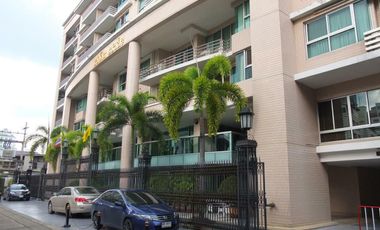 Nawin Court