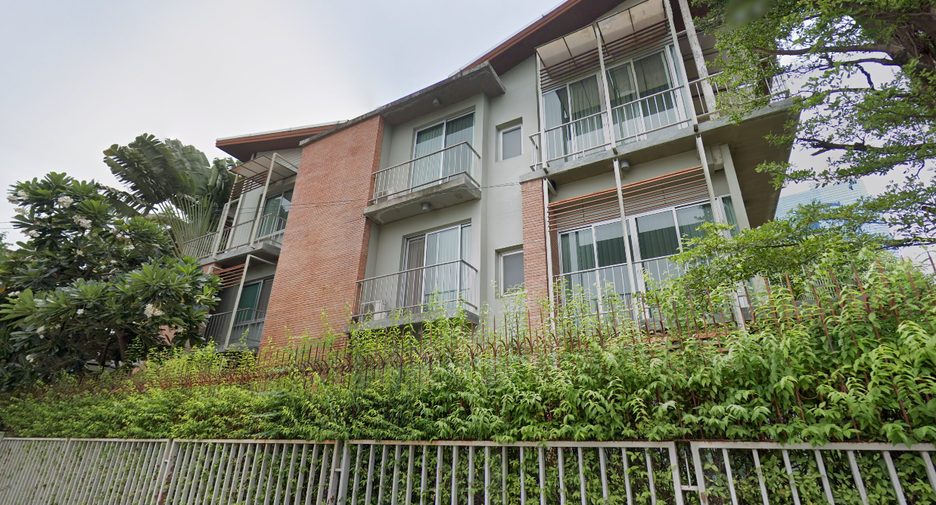 Baan Rom Yen Ekkamai 2