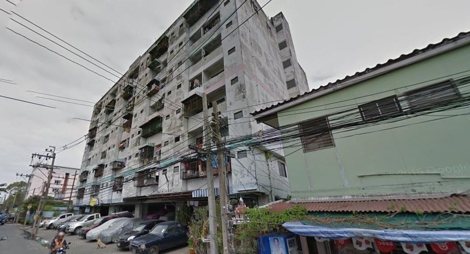 Choke Thanachai Condominium