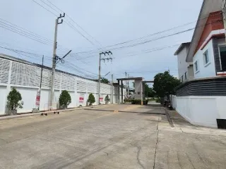 Phirom Ville Thian Talay 20