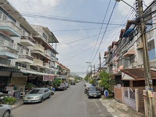 Lak Si Villa