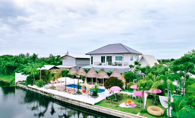 Muban Ekachai Lakeville