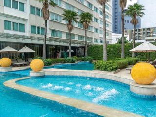 Novotel Living Bangkok Sukhumvit Legacy