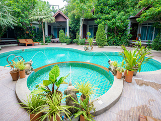 Baan Klang Aow Beach Resort