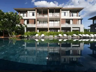 Veranda High Residence