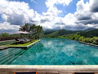 Veranda High Residence