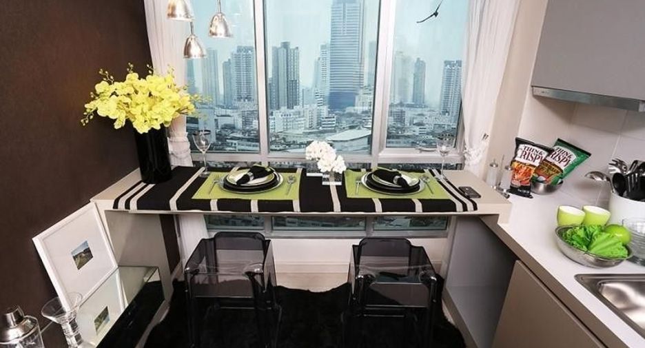 Motif Condo