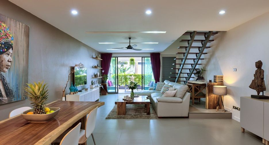 The Pool Residence