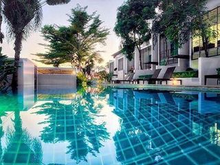 The Pool Residence