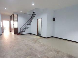 Montri Villa