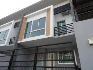 โนวา อาร์ท ประชาอุทิศ