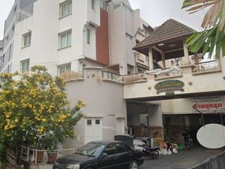 Bussarakam Place