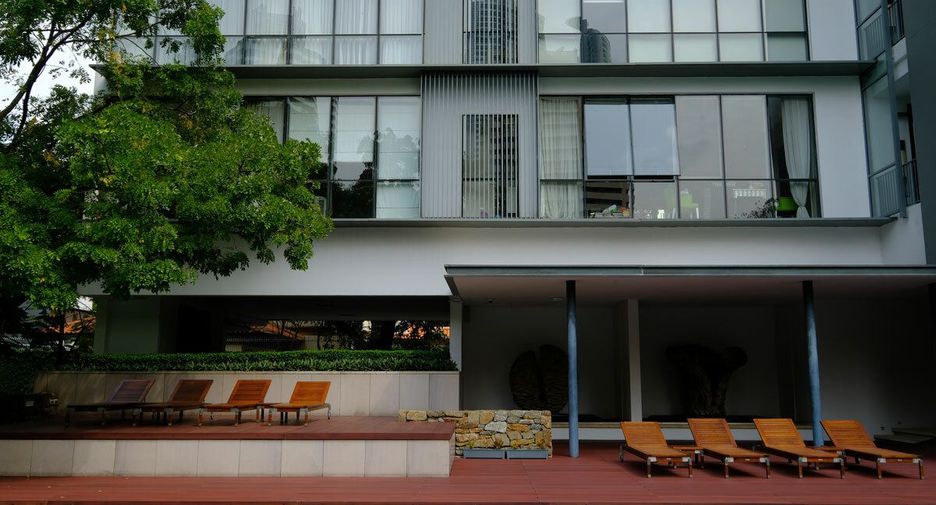 À louer et à vendre 4 chambres condo à Khlong Toei, Bangkok