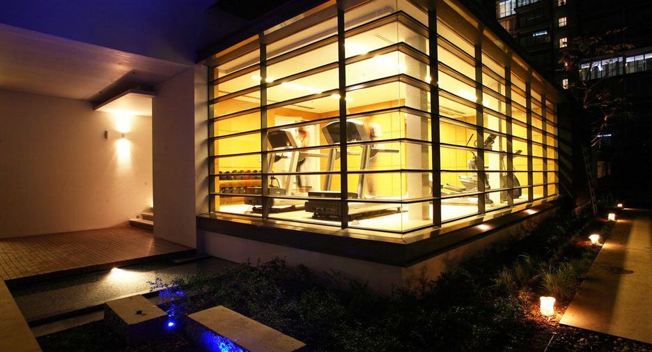 À louer et à vendre 4 chambres condo à Khlong Toei, Bangkok