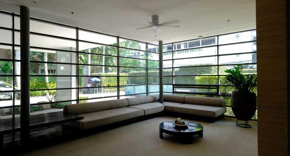 À louer et à vendre 4 chambres condo à Khlong Toei, Bangkok
