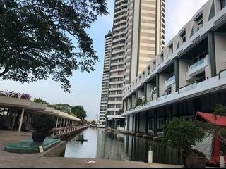 Tridhos City Marina
