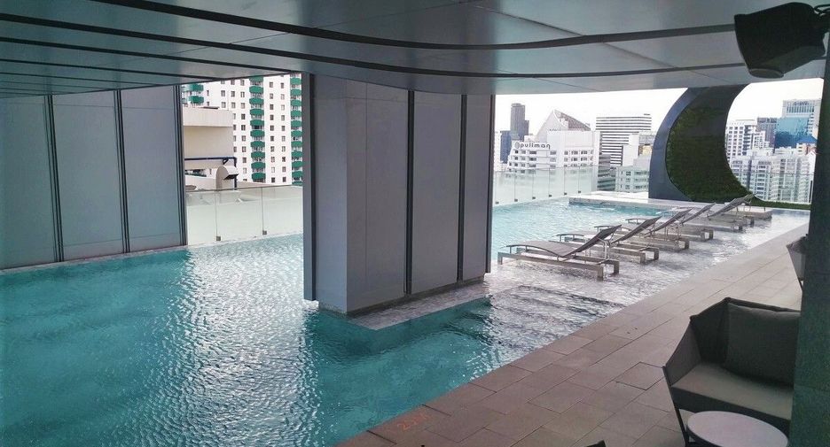 Edge Sukhumvit 23