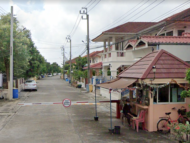 หมู่บ้านฐานทอง