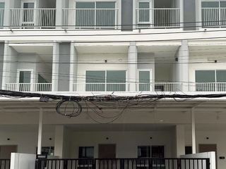 J Townhome Suthep