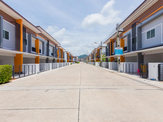 Maneerin Modern Home Bangphra