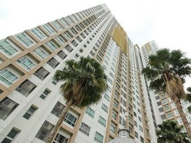 Q House Condo Sathorn