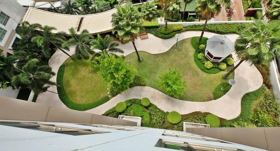 Q House Condo Sathorn