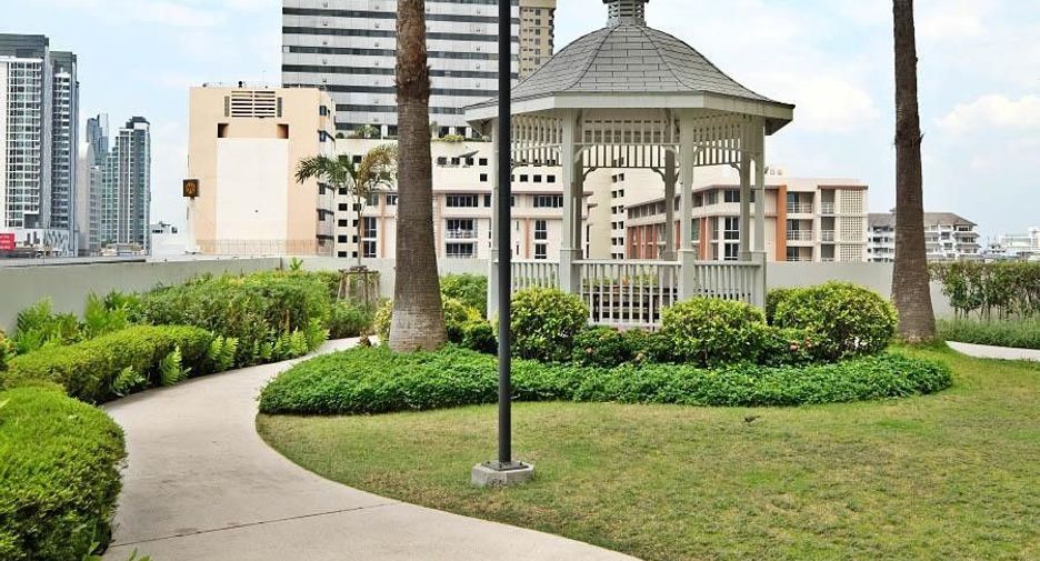 Q House Condo Sathorn