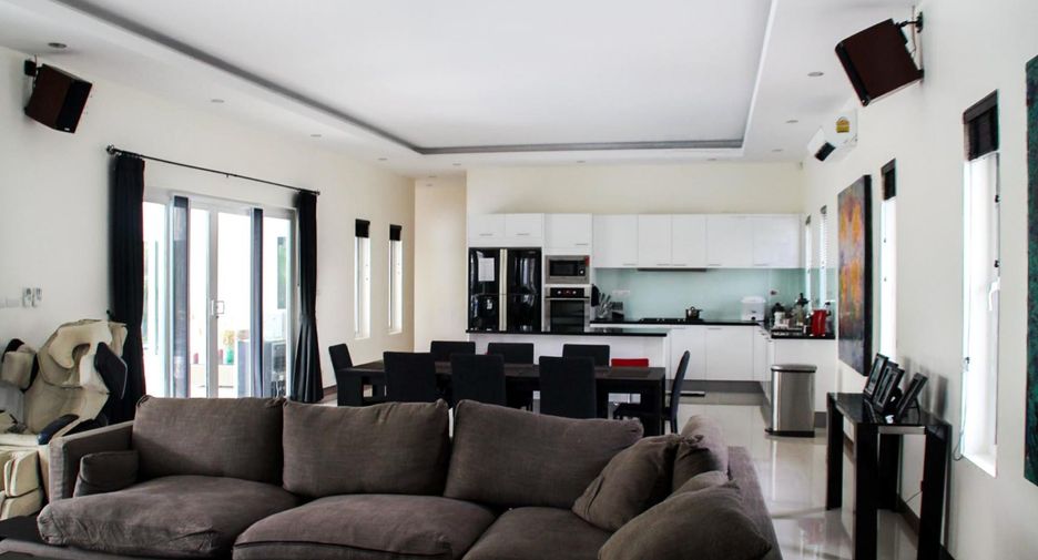 Palm Pool Villas