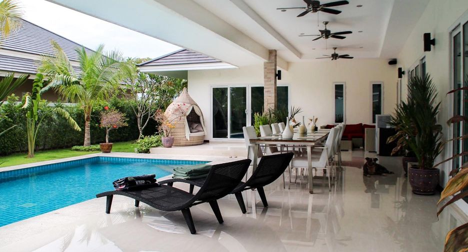Palm Pool Villas