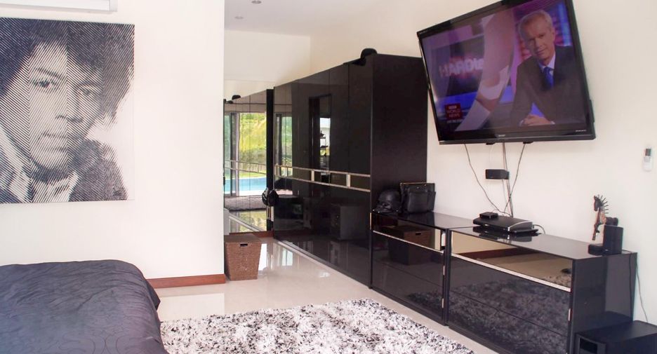 Palm Pool Villas