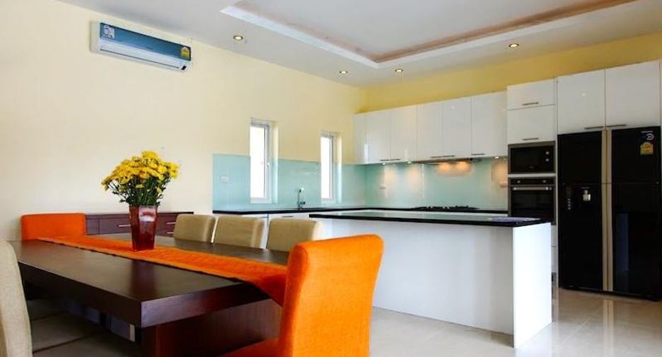 Palm Pool Villas