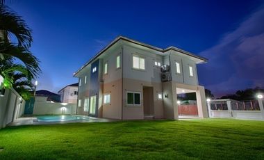 Lakeside Court 5